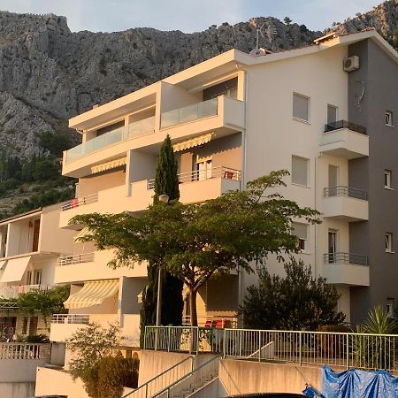 Apartments Beverly Omis Bagian luar foto