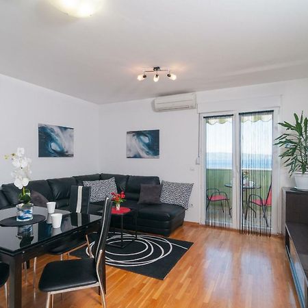 Apartments Beverly Omis Bagian luar foto