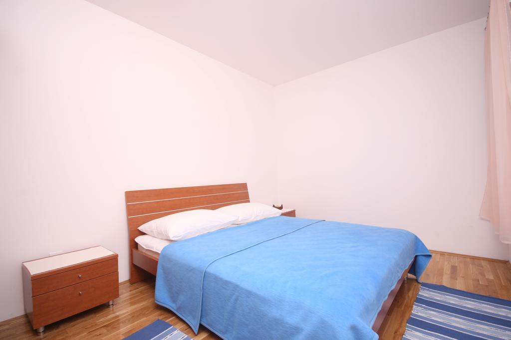 Apartments Beverly Omis Bagian luar foto